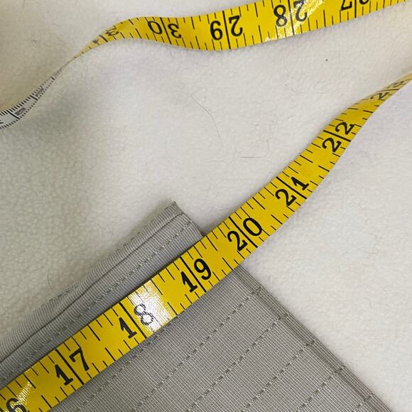 Merona Gray Capris with Button Detail - Picture 6 of 8